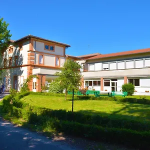  Hotel Centre Louis Ormieres